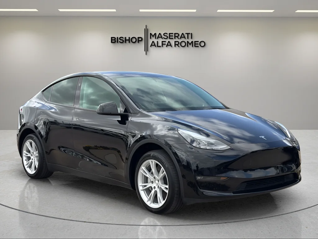 Used 2023 Black Tesla Standard Range image 3