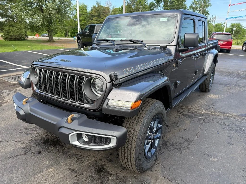 New 2026 Granite Crystal Metallic Clear-Coat Exterior Paint Jeep 85th Anniversary Edition image 2