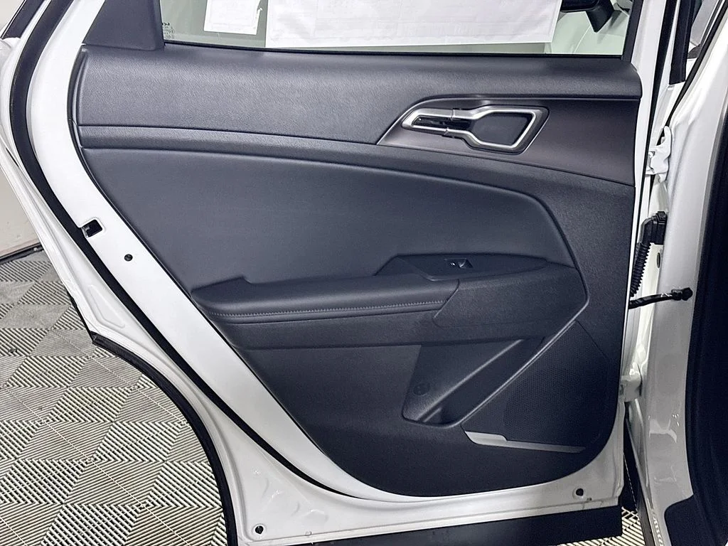 New 2026 Snow White Pearl Kia EX image 18