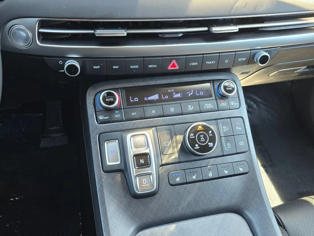 Used 2024 Abyss Black Hyundai Limited image 16