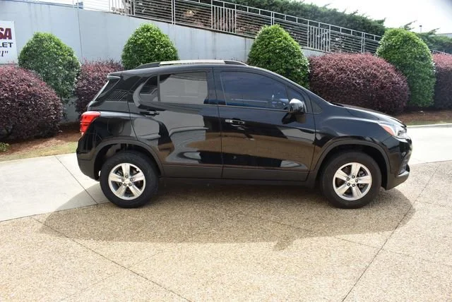 Used 2022 Mosaic Black Metallic Chevrolet LT image 11