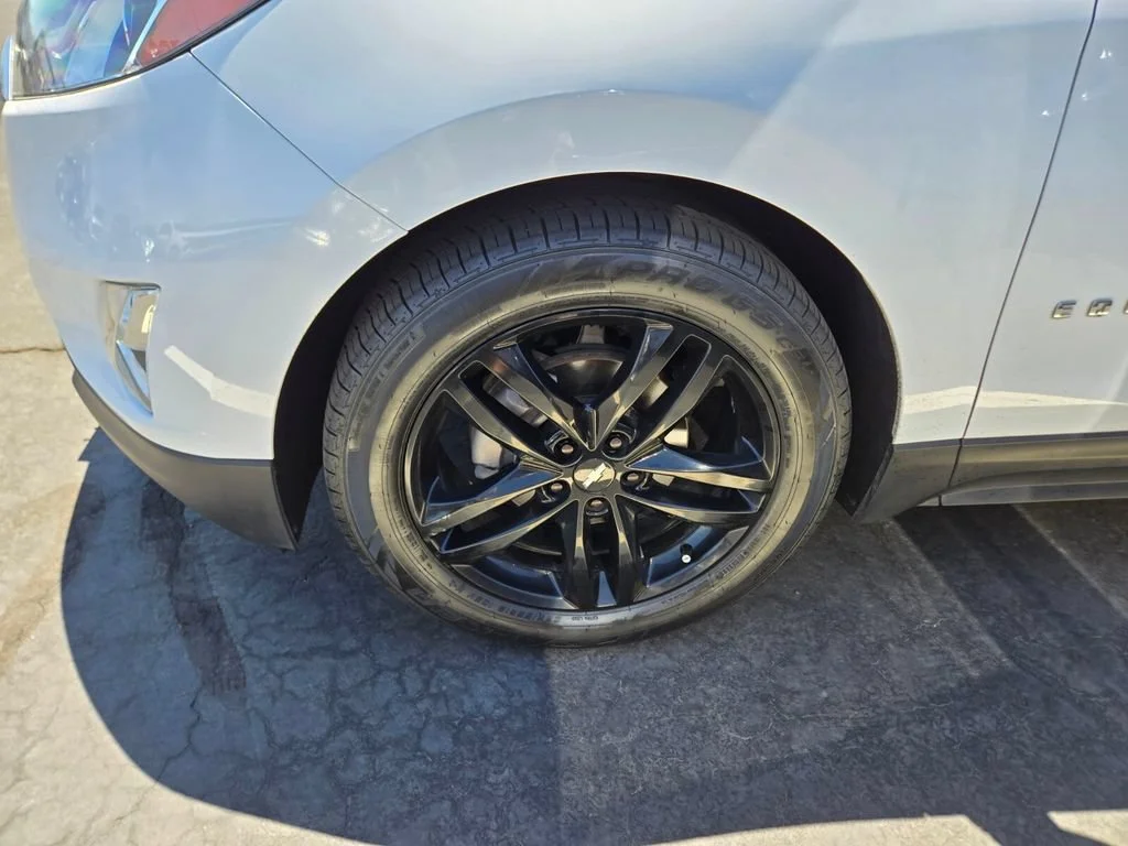 Used 2021 SUMMIT WHITE Chevrolet Premier image 3