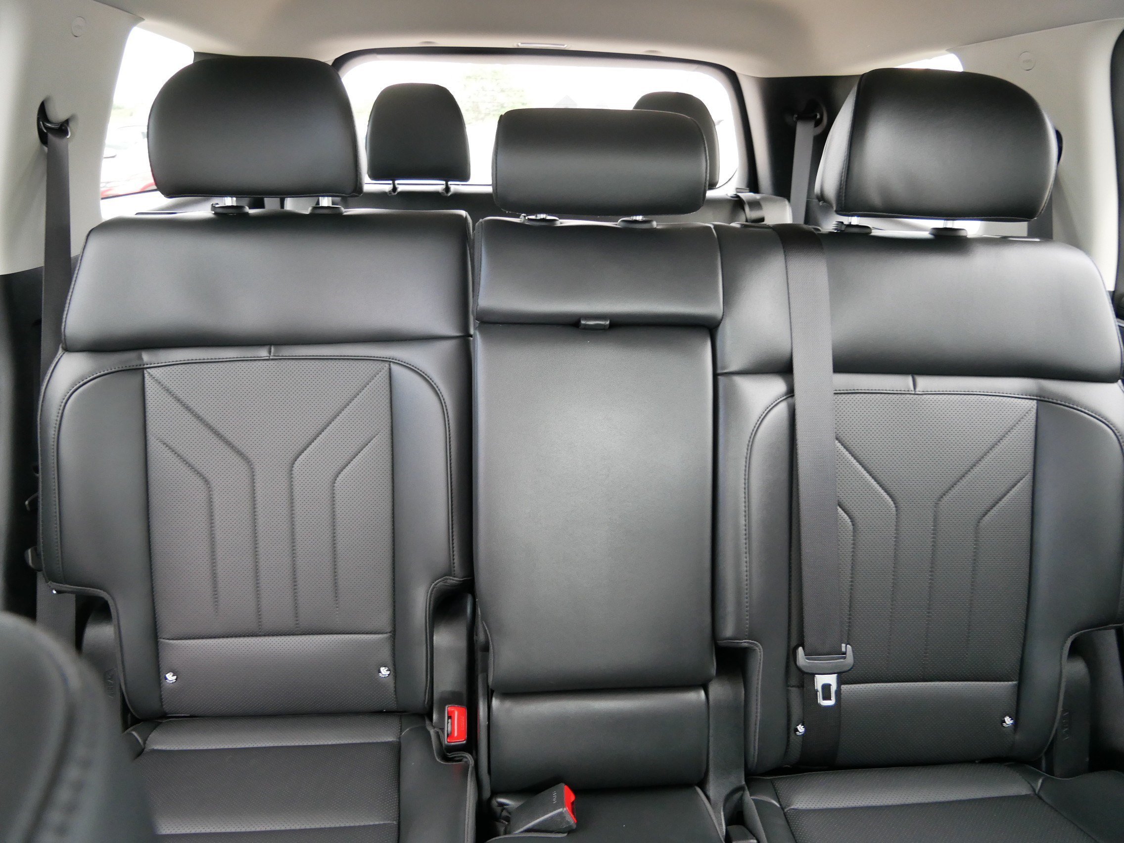 Certified Used 2024 Hampton Gray Hyundai SEL image 13