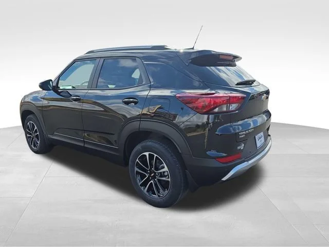New 2026 Mosaic Black Metallic Chevrolet LT image 3