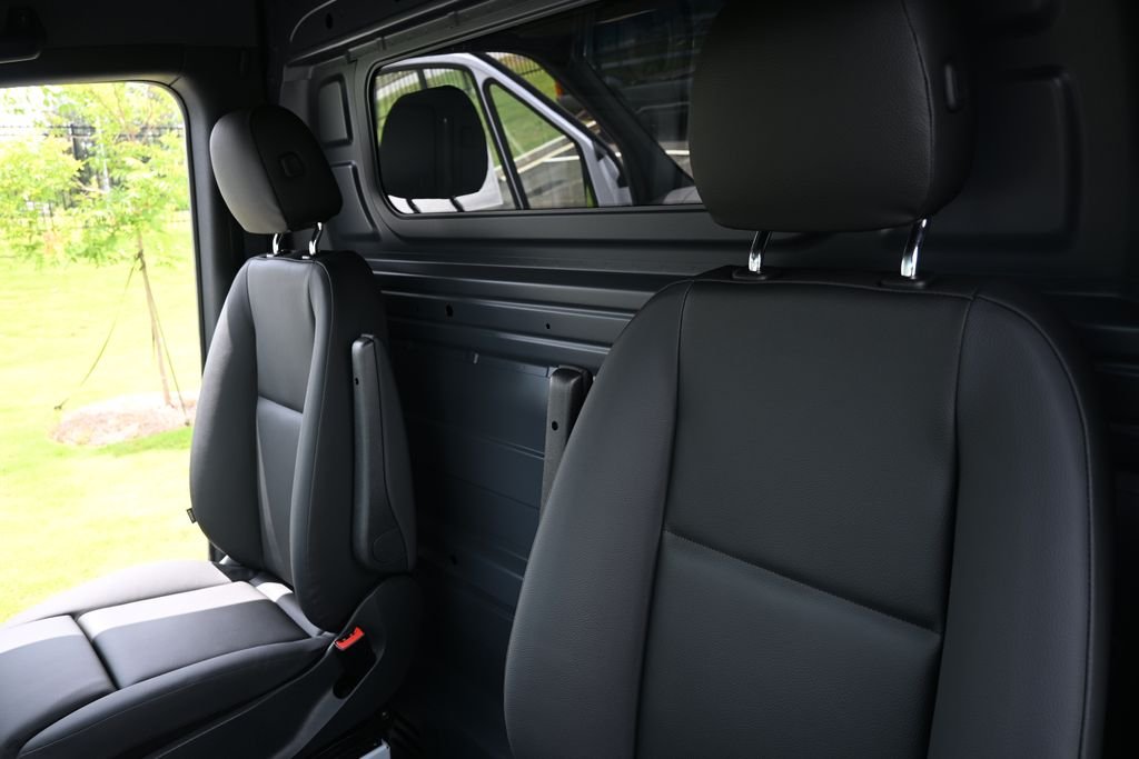 New 2026 Arctic White Mercedes-Benz Cargo 170 WB image 5