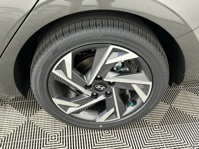 New 2026 Hyundai ELANTRA Limited