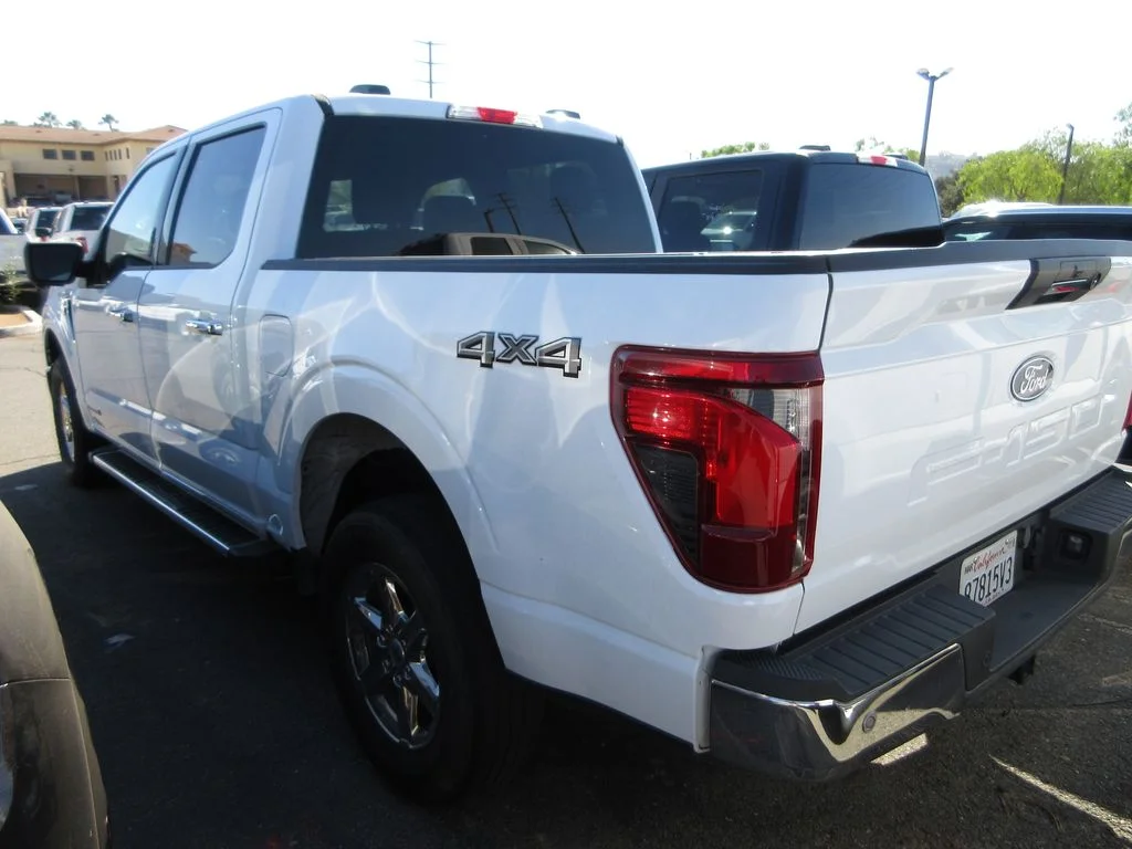 Certified Used 2024 Oxford White Ford XLT image 2