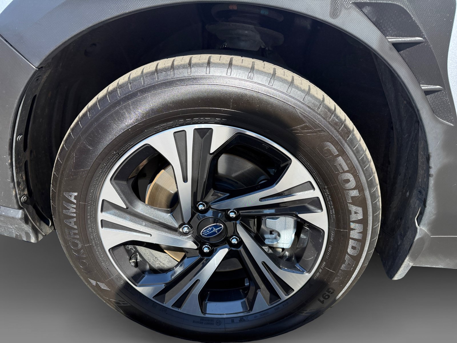 Used 2025 Ice Silver Metallic Subaru Premium image 9
