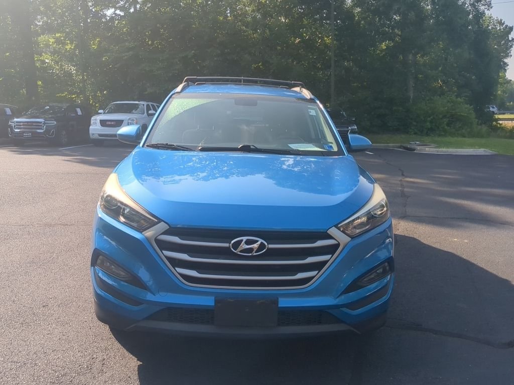 Used 2017 Blue Hyundai SE image 2