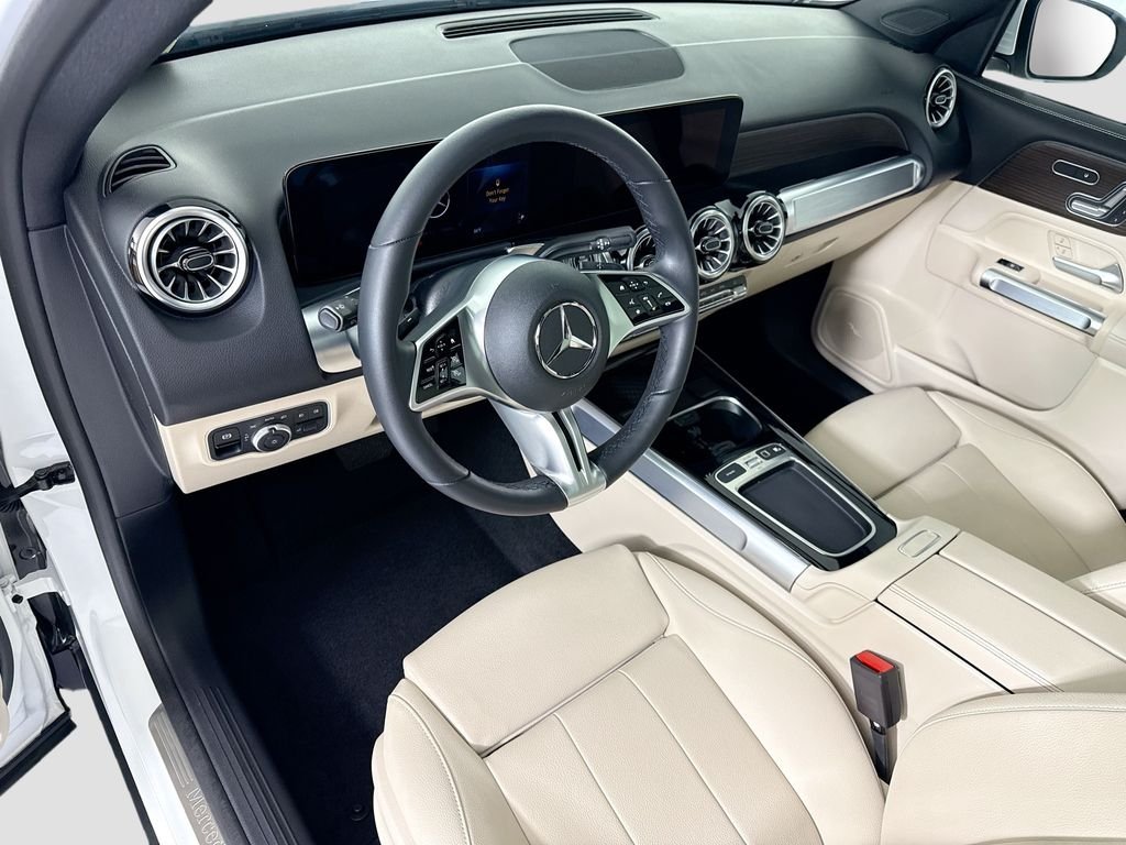 Certified Used 2026 Polar White Mercedes-Benz GLB 250 image 9