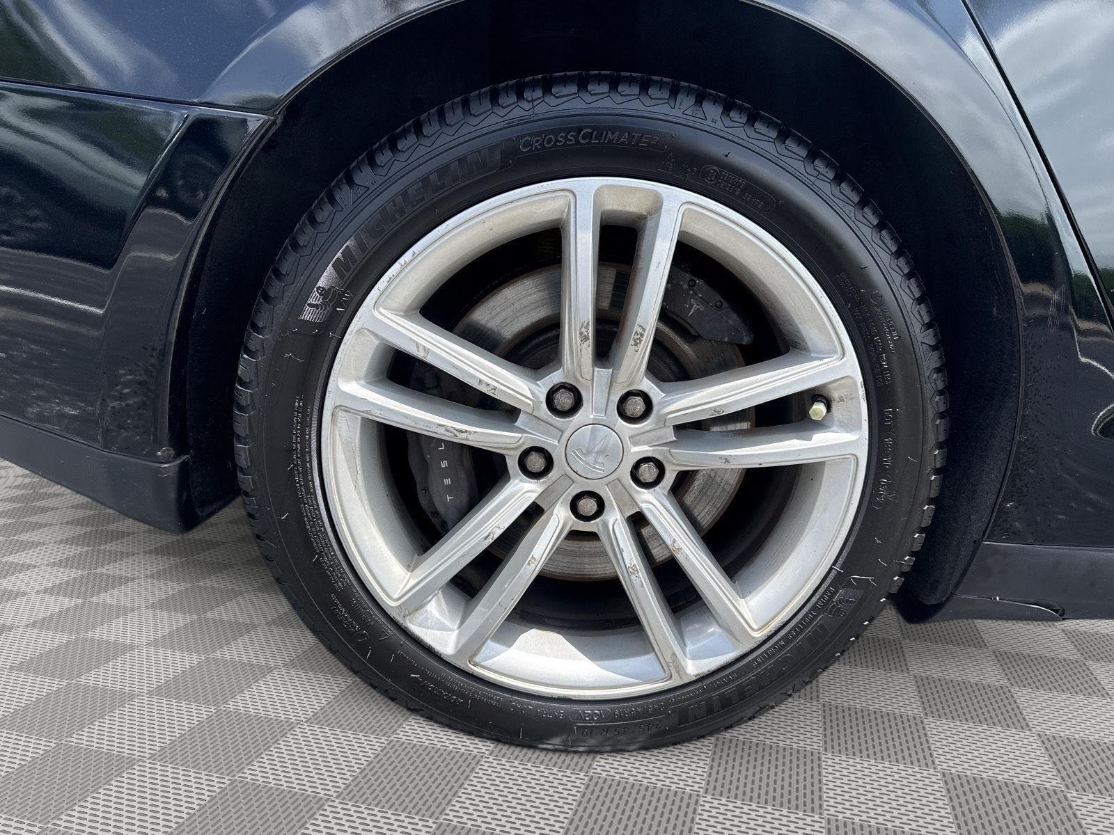 Used 2014 Black Tesla 85 image 13