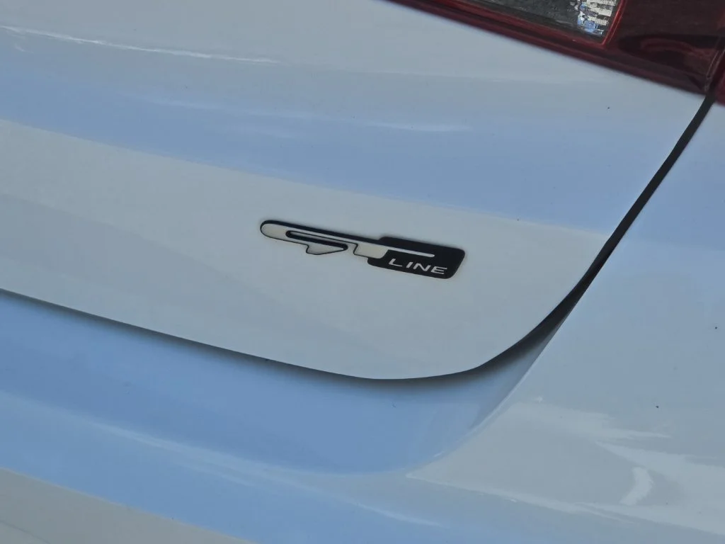 Used 2022 White Kia GT-Line image 9