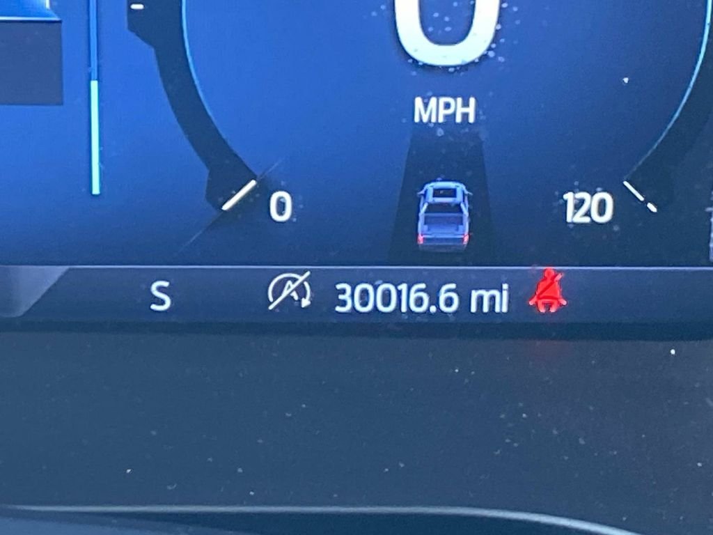 Certified Used 2024 Avalanche Ford XLT image 35