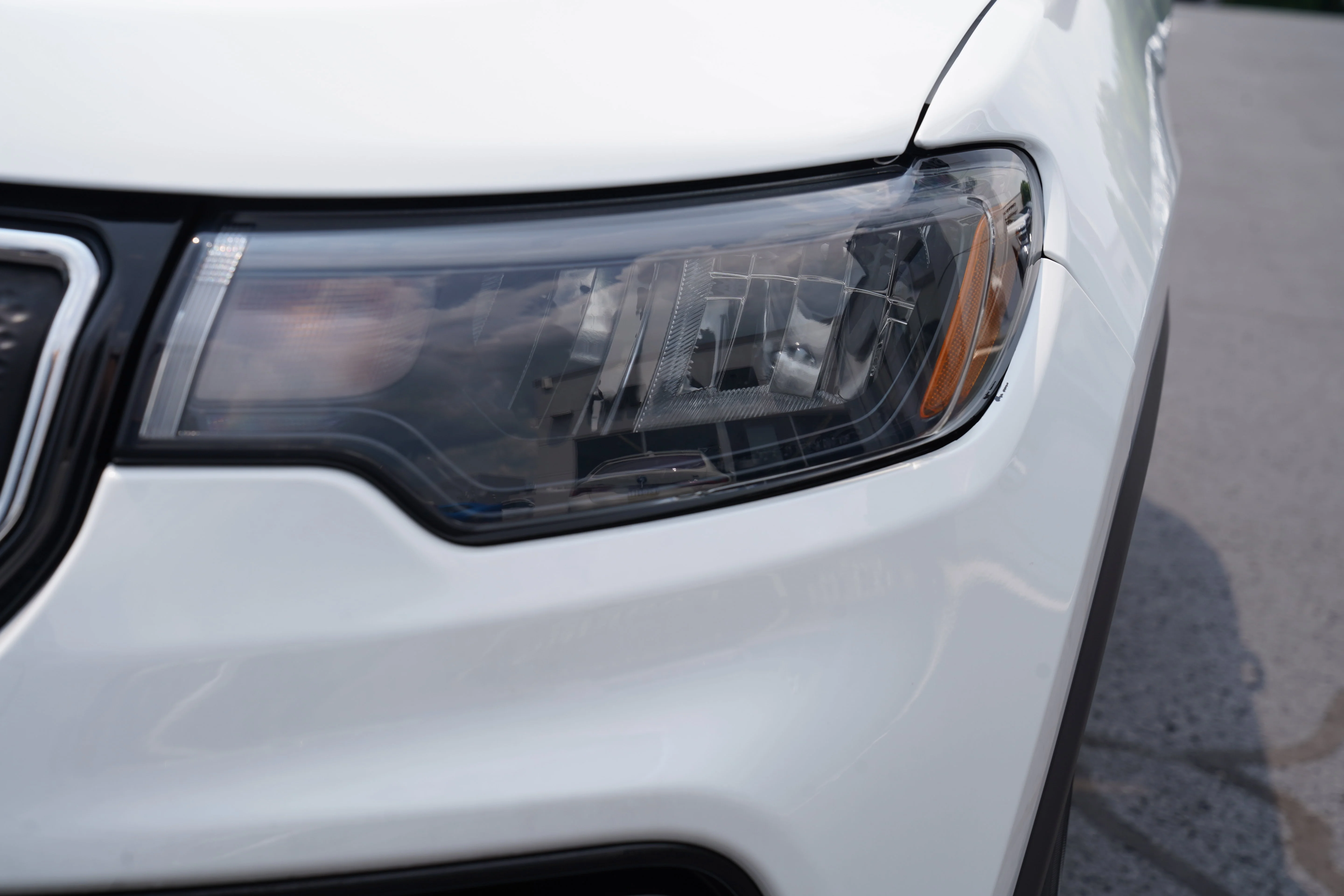 Used 2022 Bright White Clearcoat Jeep Limited image 13