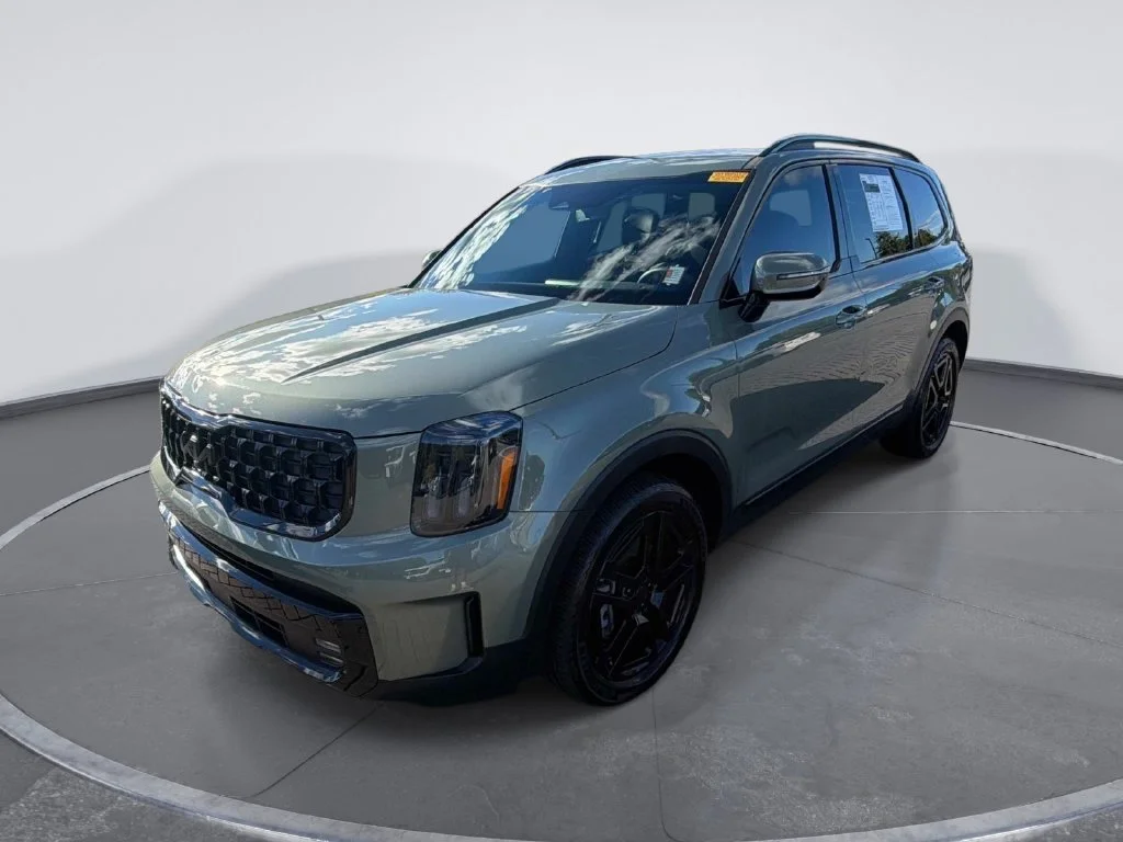Used 2025 Green Kia SX X-Line image 3