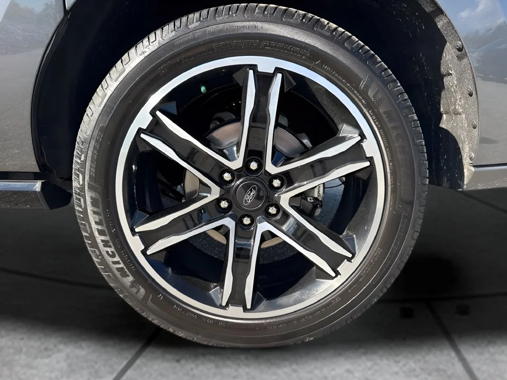 Used 2020 Gray Ford Limited image 32