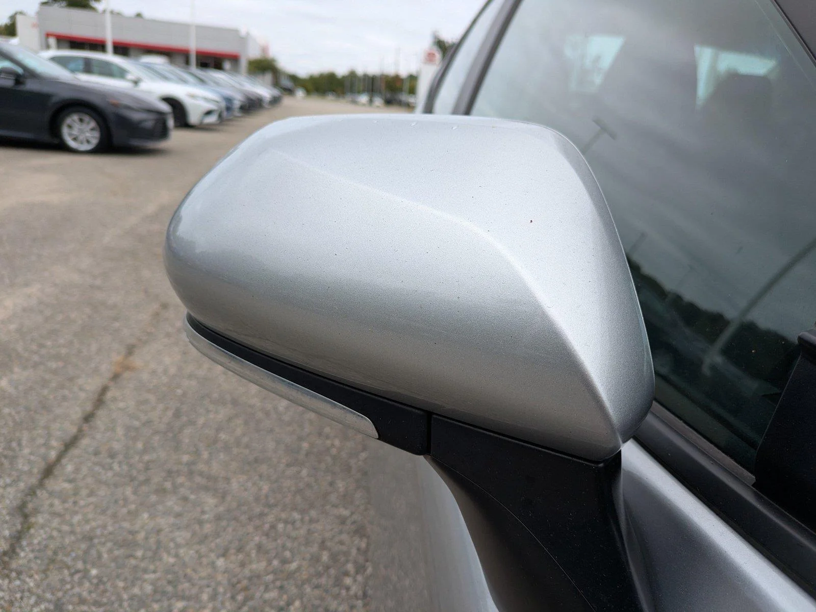 Used 2025  Toyota LE image 12