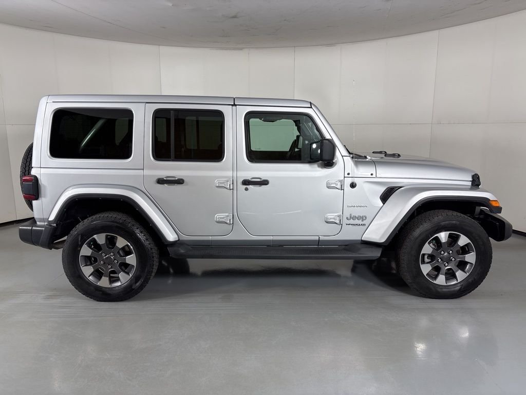 Used 2022 Silver Jeep Unlimited Sahara image 9