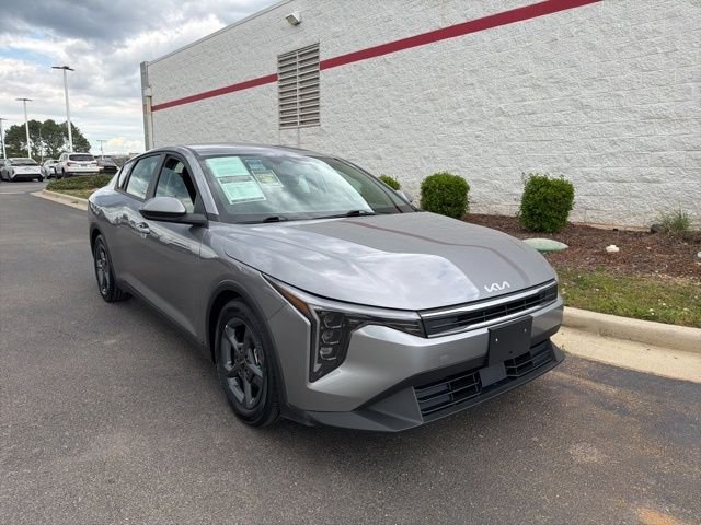 2025 Kia K4 LXS AT's photo
