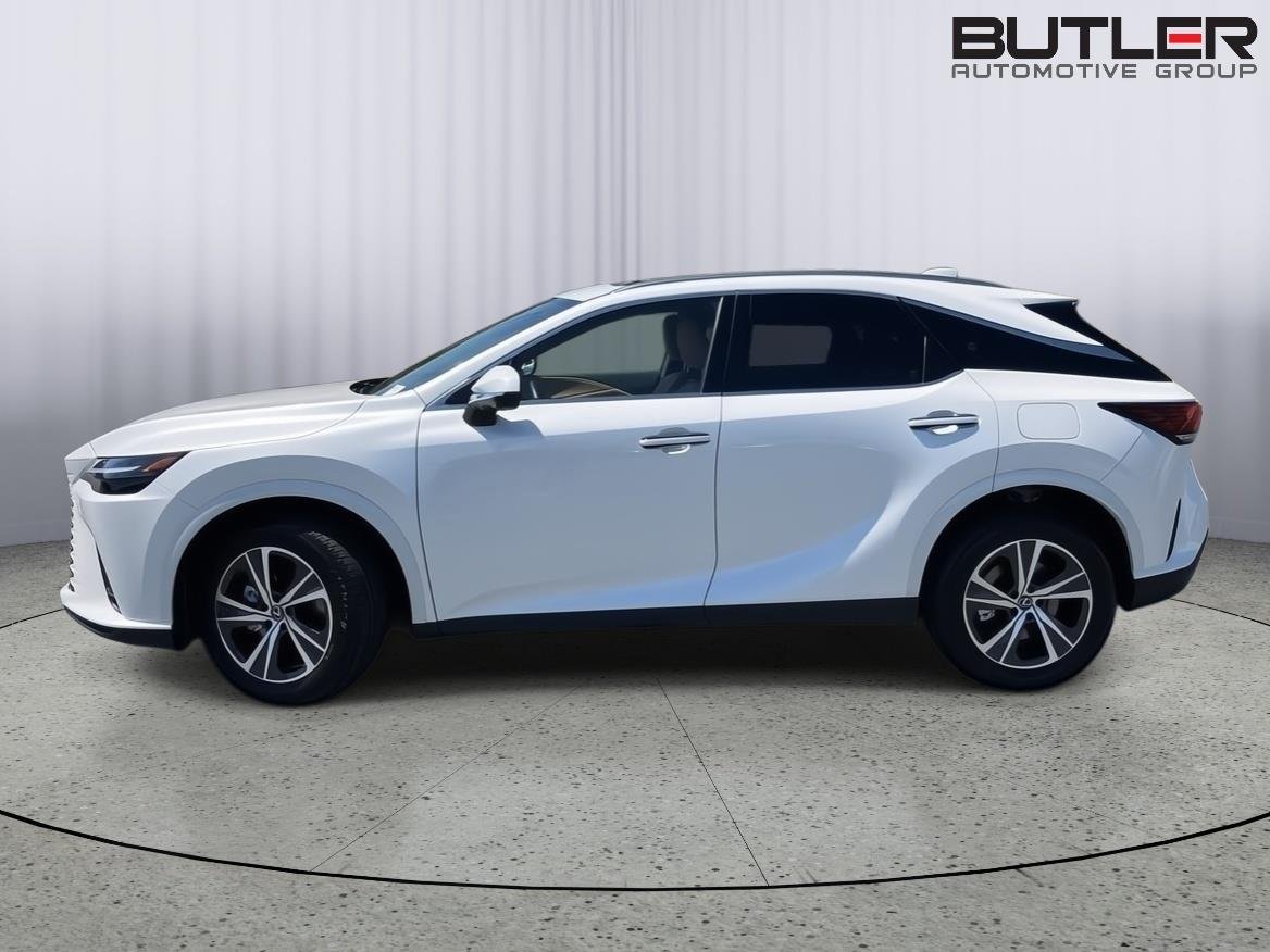 Used 2025 Eminent White Pearl Lexus 350 Premium image 2