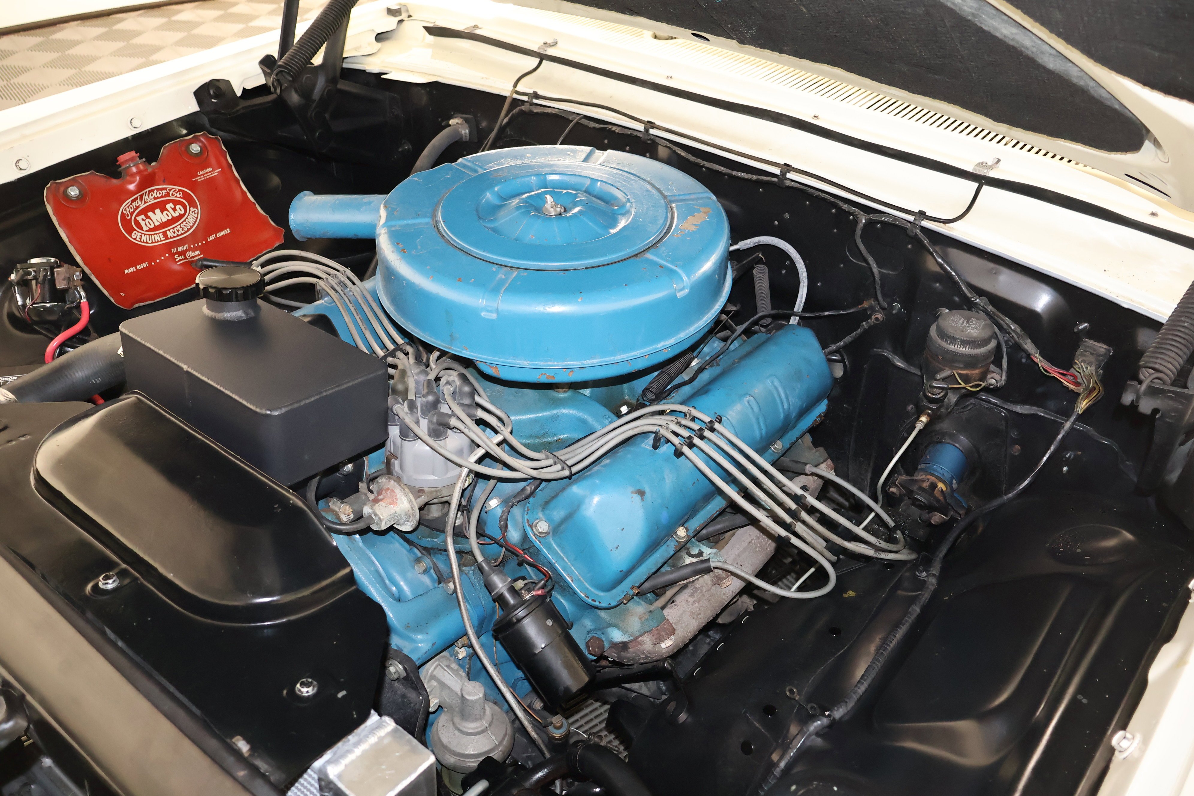 Used 1963 White Ford  image 65