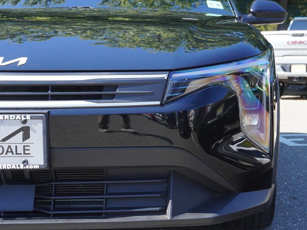 Used 2025 Black Kia LXS image 12