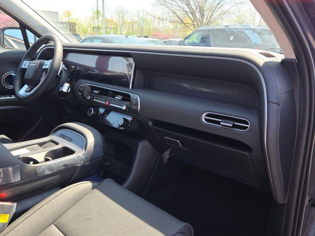 New 2026 Gray Hyundai SEL AWD image 8
