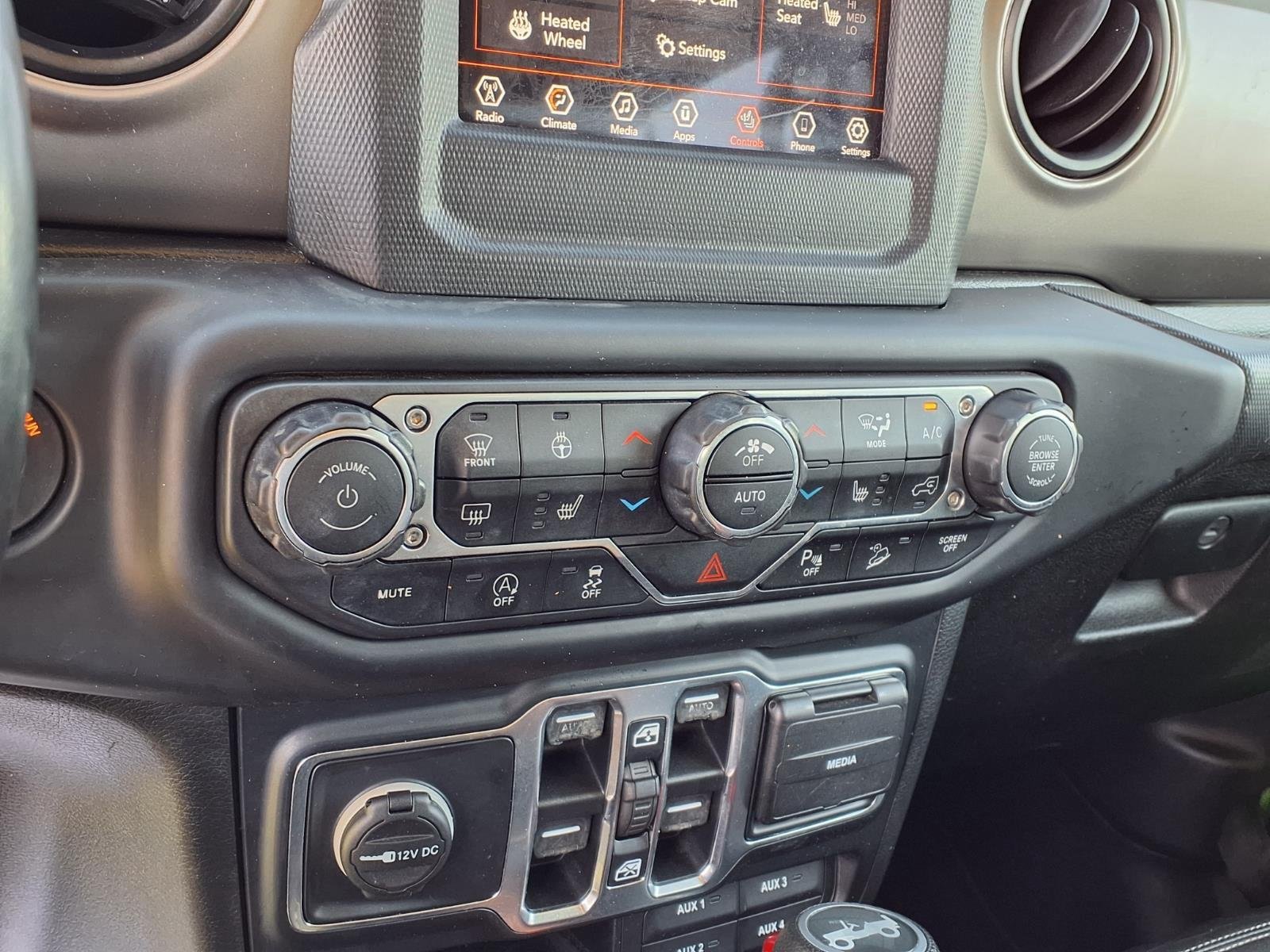 Used 2019 Mojito! Clearcoat Jeep Sport S image 26