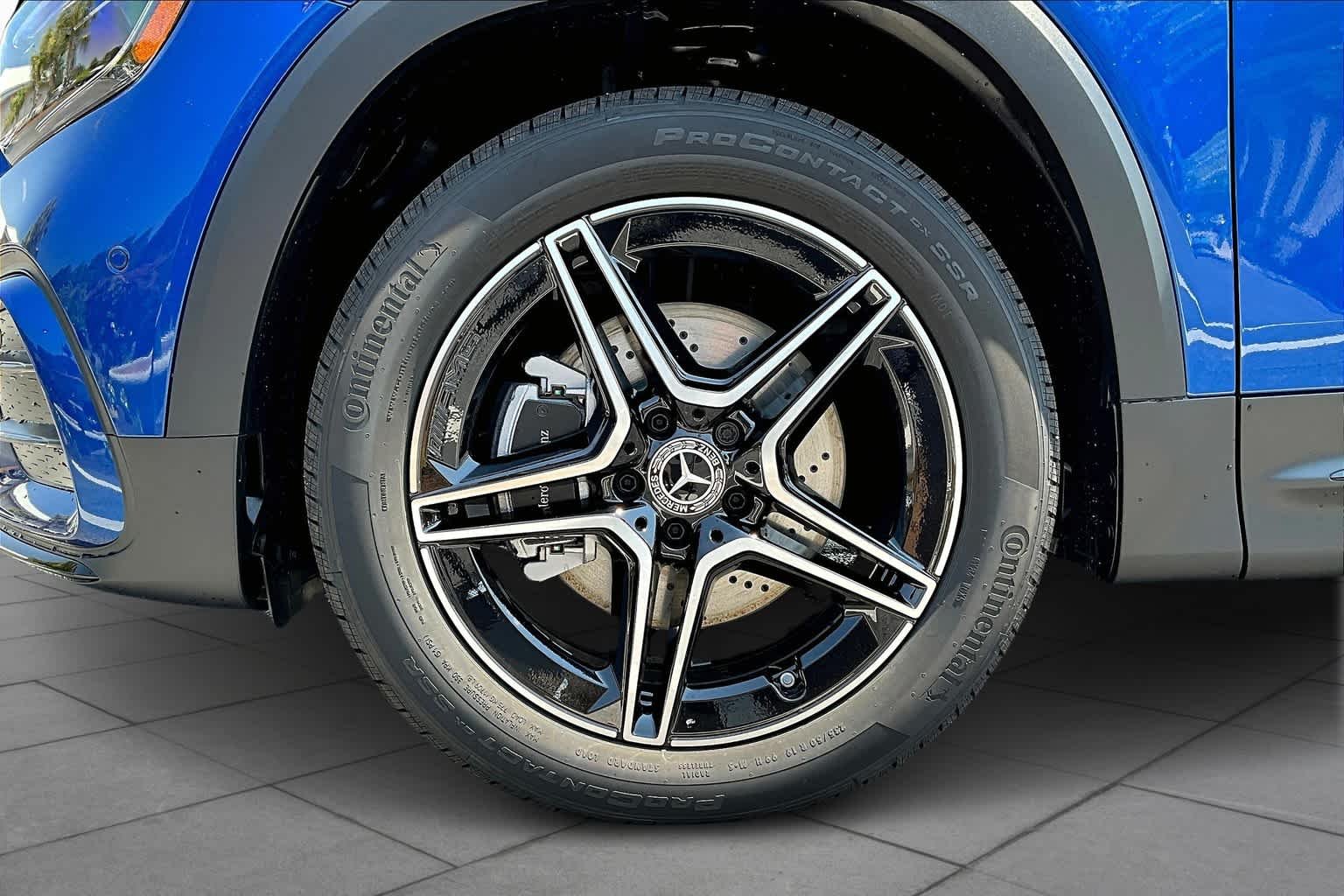 Used 2024 Starling Blue Metallic Mercedes-Benz GLB 250 image 17