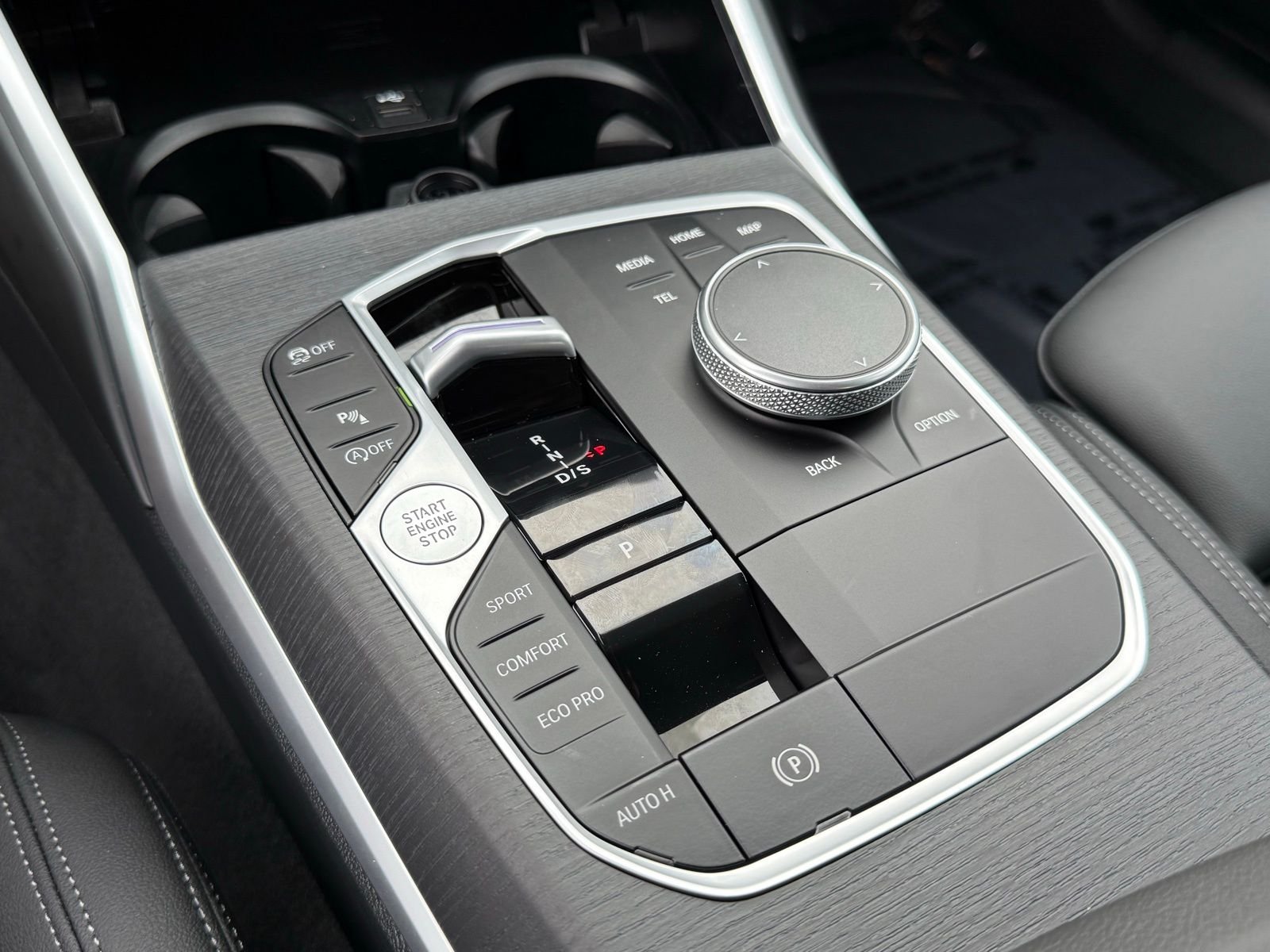 2026 BMW 3 Series 330i - Photo 24