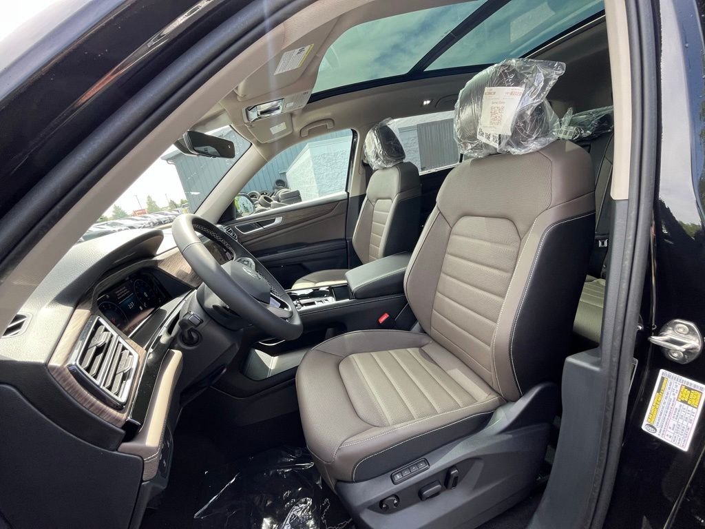 New 2026 Black Volkswagen 2.0T SEL image 10