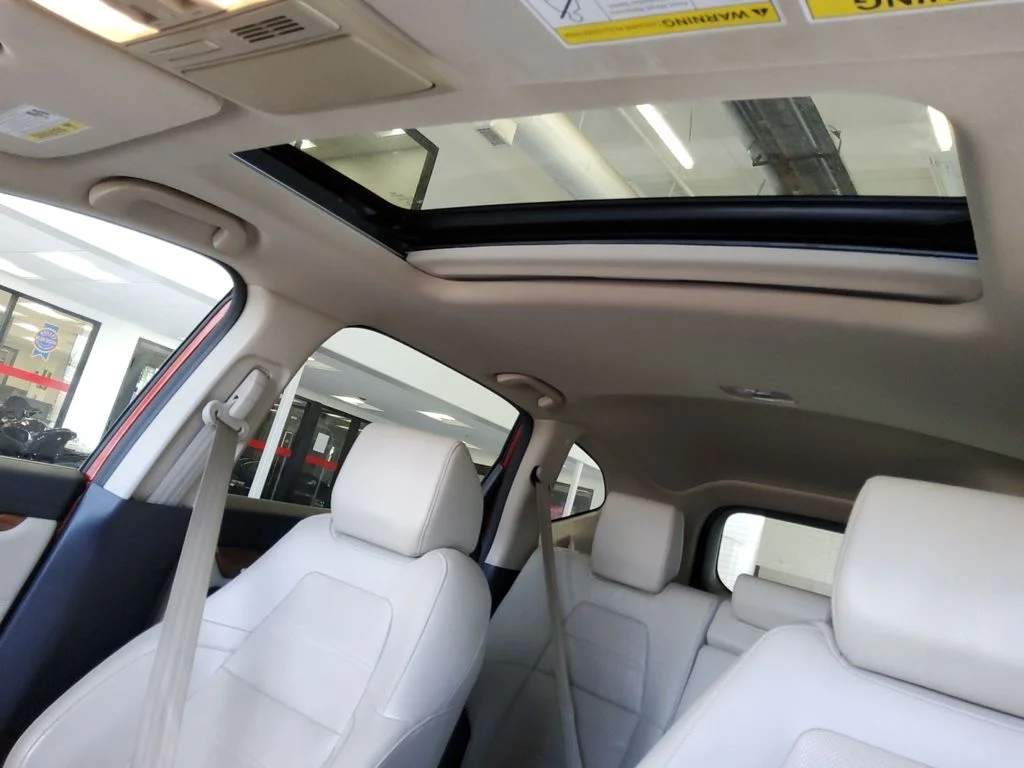 Used 2019 Red Honda Touring image 25