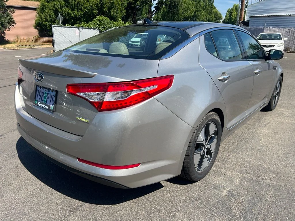 Used 2011 Silver Kia EX image 4