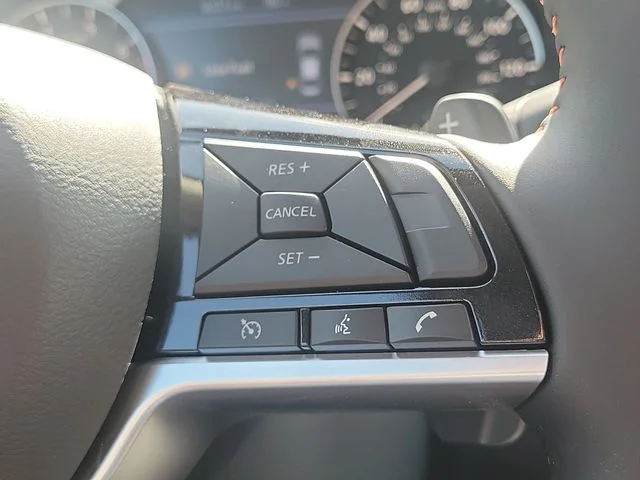 New 2026 Gray Sky Pearl / Super Black Two-tone Nissan SR image 25