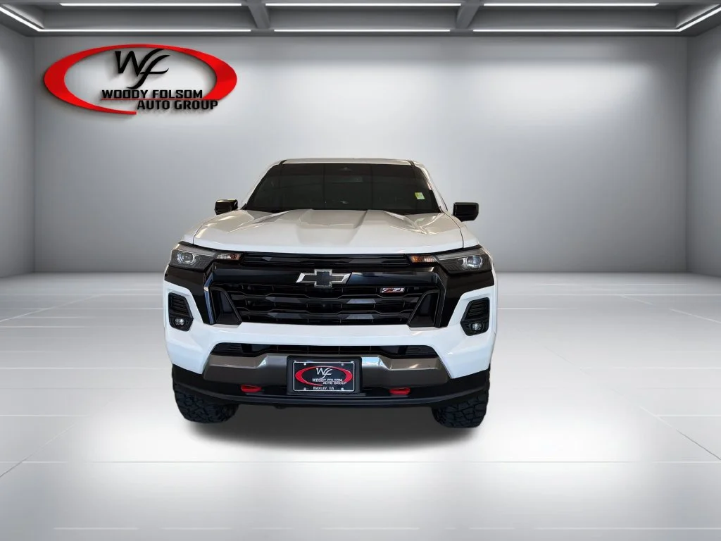 Used 2023 White Chevrolet Z71 image 2