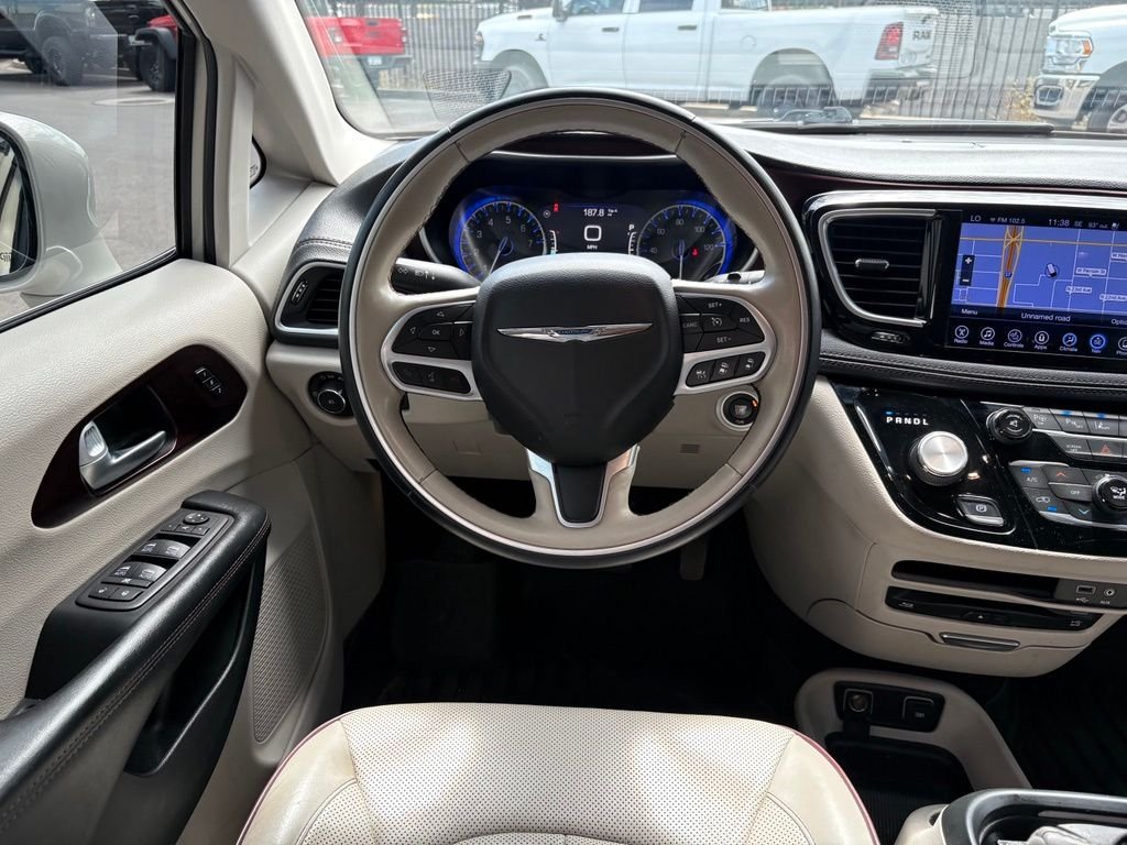 Used 2017 White Chrysler Limited image 6