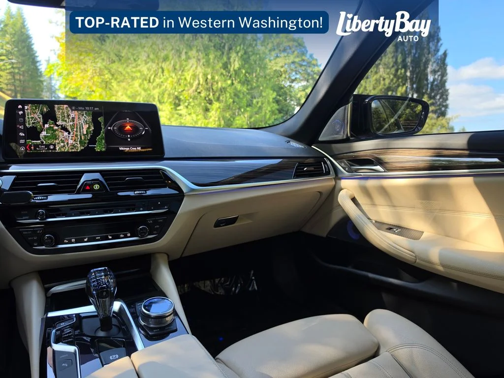Used 2019 White BMW 530e xDrive iPerformance image 15