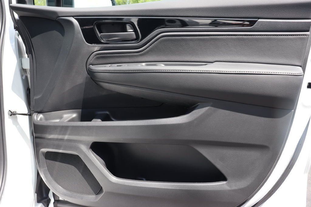 New 2027 Platinum White Pearl Honda Touring image 21