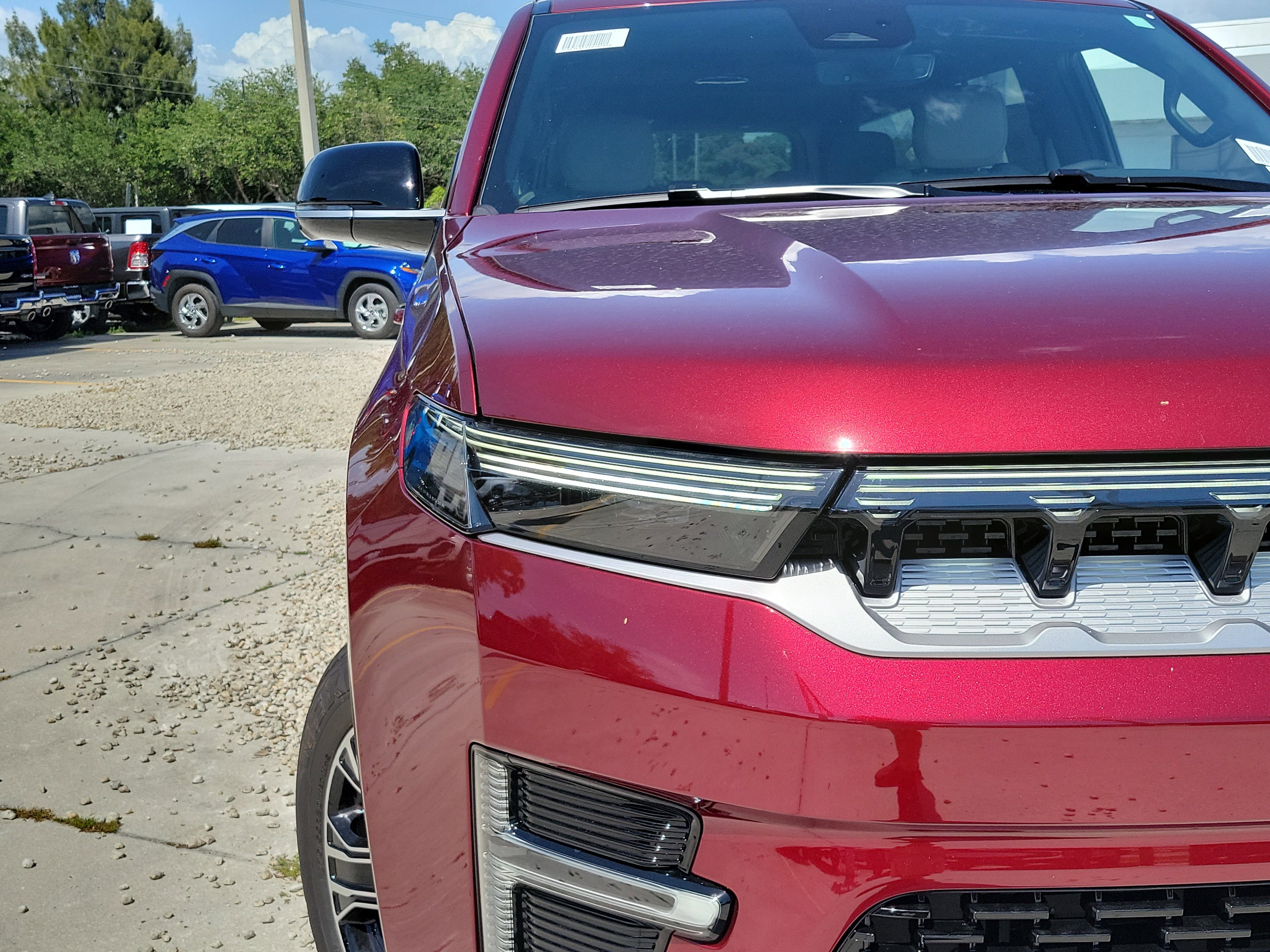 New 2026 Velvet Red Pearl-Coat Exterior Paint Jeep  image 7
