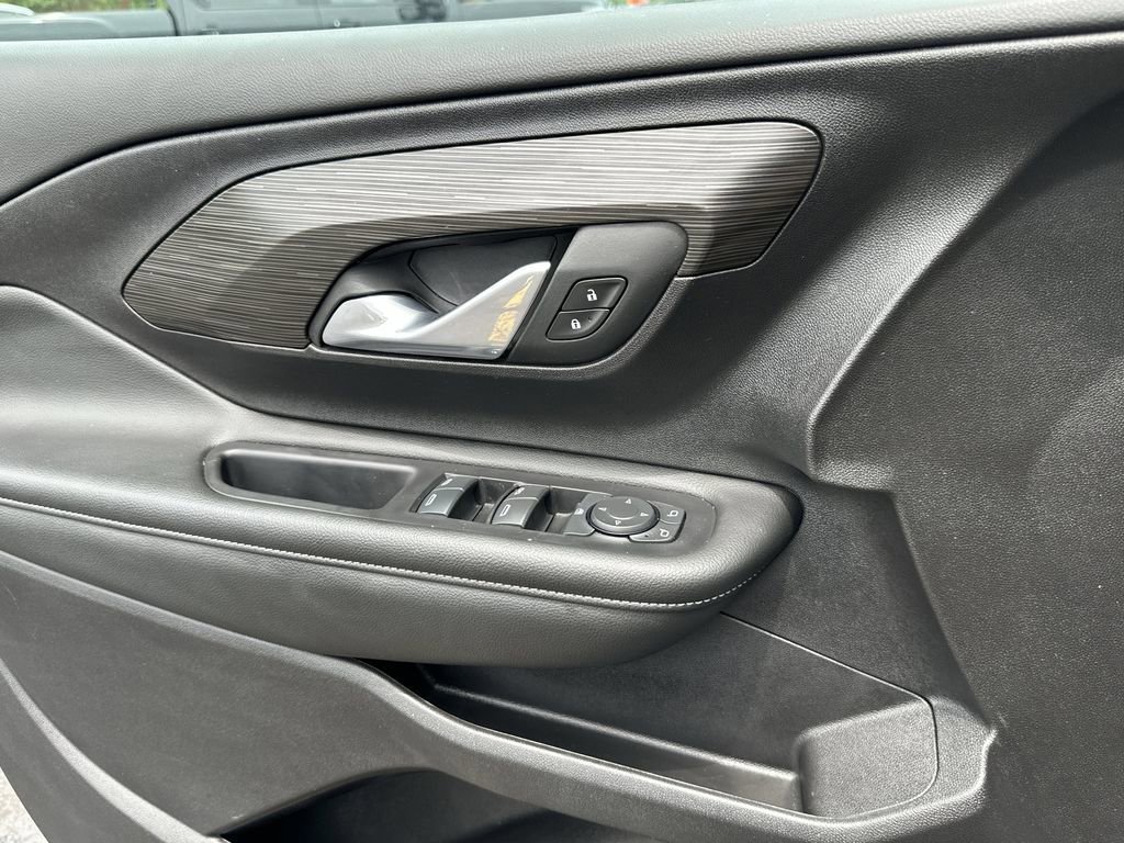 2024 GMC TERRAIN - Image 18