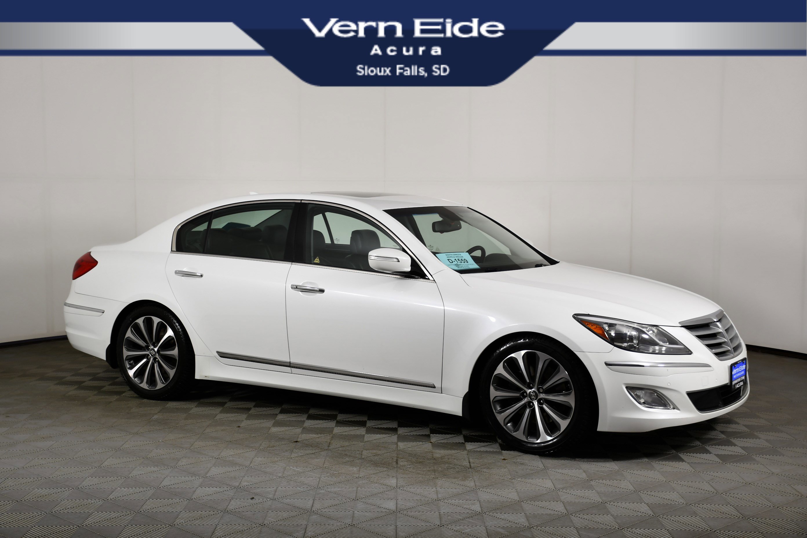 2013 Hyundai Genesis 5.0 R-Spec's photo