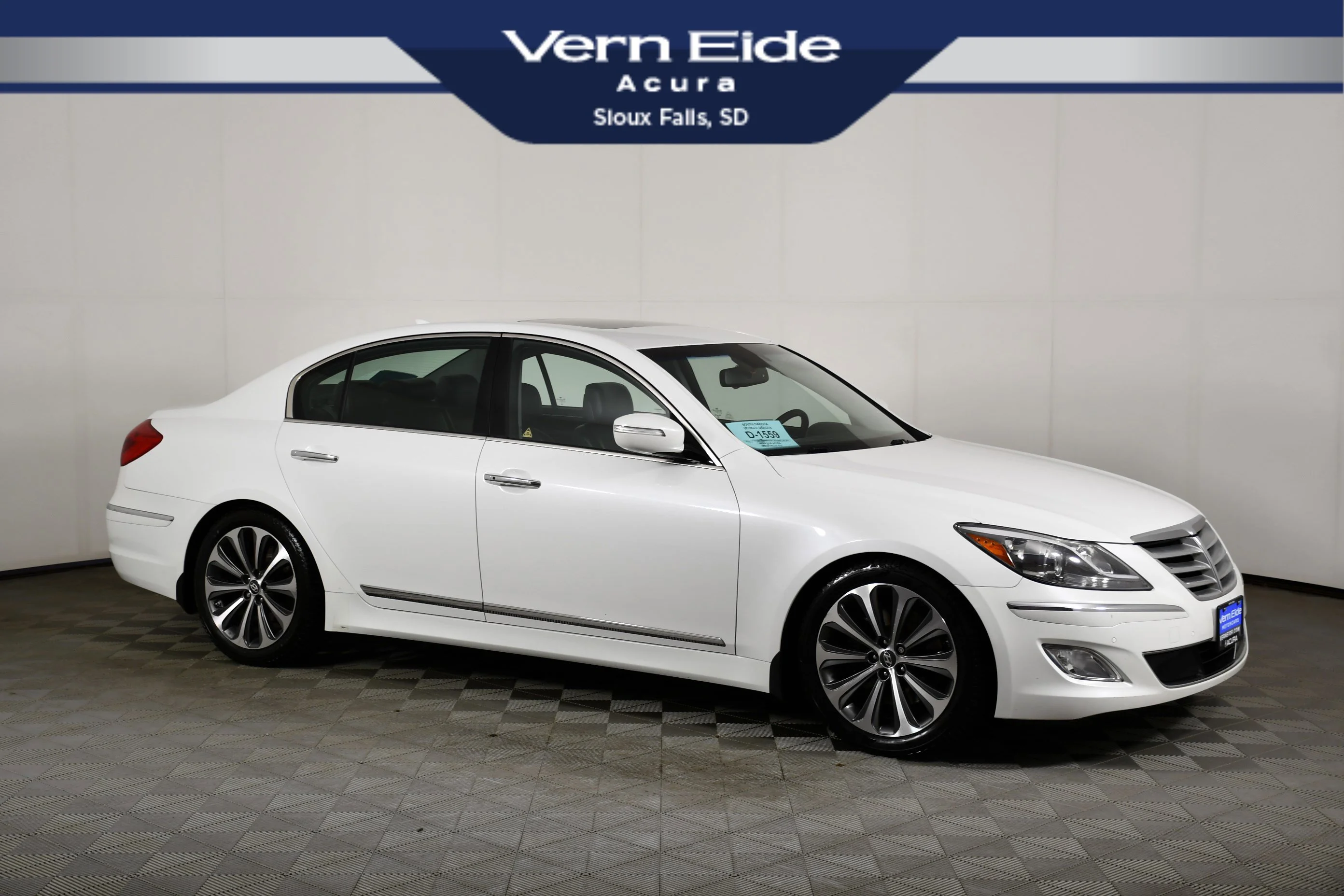 2013 Hyundai Genesis 5.0 R-Spec's photo