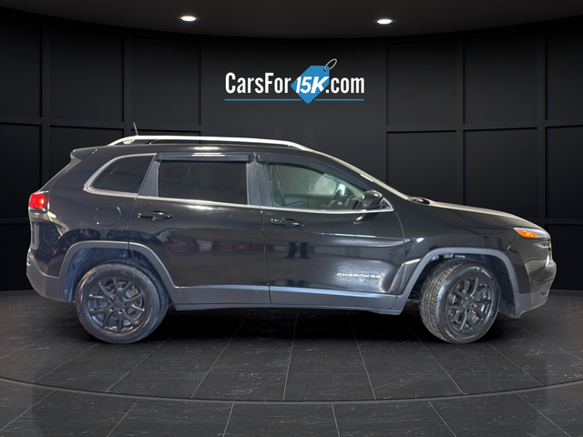 Used 2018 Diamond Black Crystal Pearlcoat Jeep Latitude Plus image 8