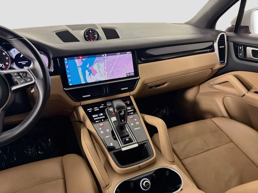 Used 2019  Porsche Base image 23