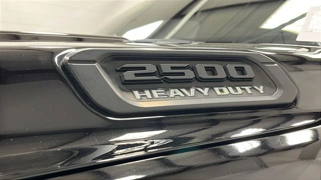 Used 2023 Diamond Black Ram Limited image 42