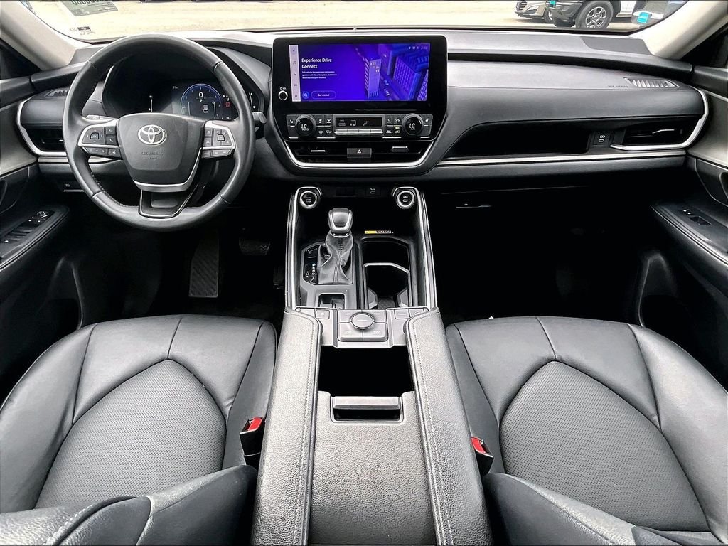 Used 2025 Black Toyota XLE image 22