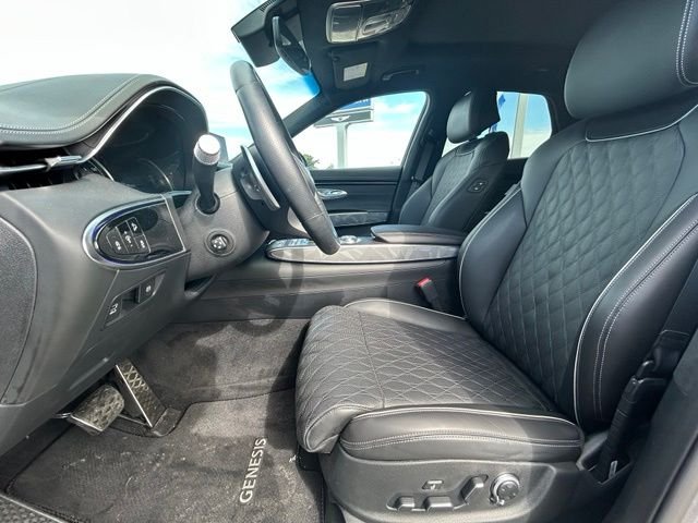 Used 2025 Silver Genesis 3.5T Sport image 4