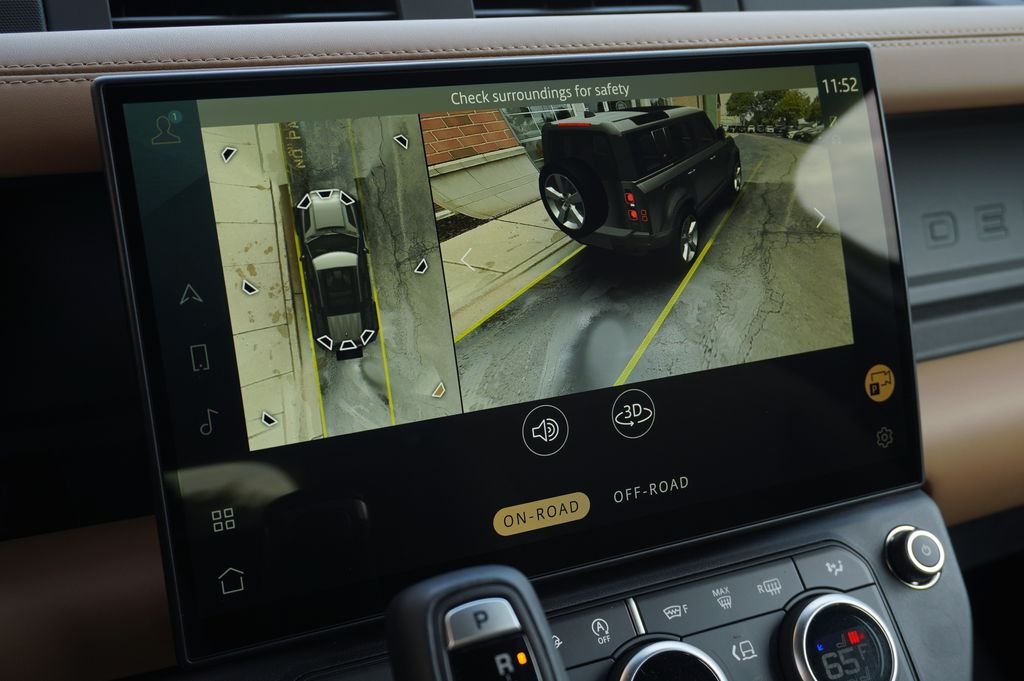 New 2026 Fuji White Land Rover X-Dynamic SE image 22