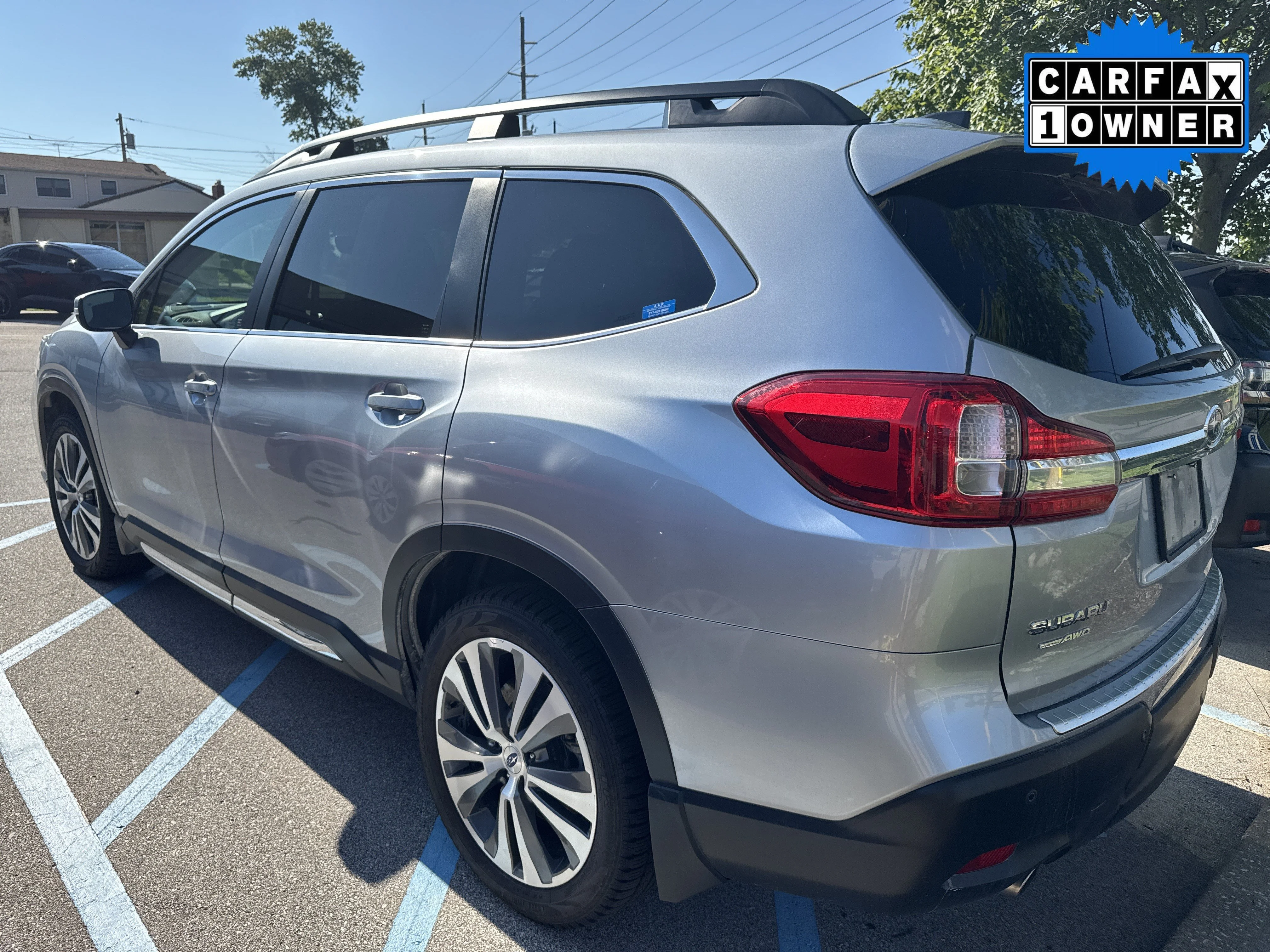Used 2019 Ice Silver Metallic Subaru Limited image 3