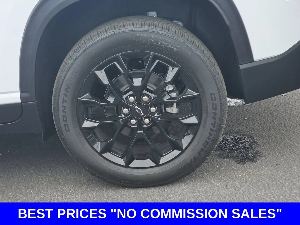 New 2026 Polar White Tricoat Chevrolet LT image 39